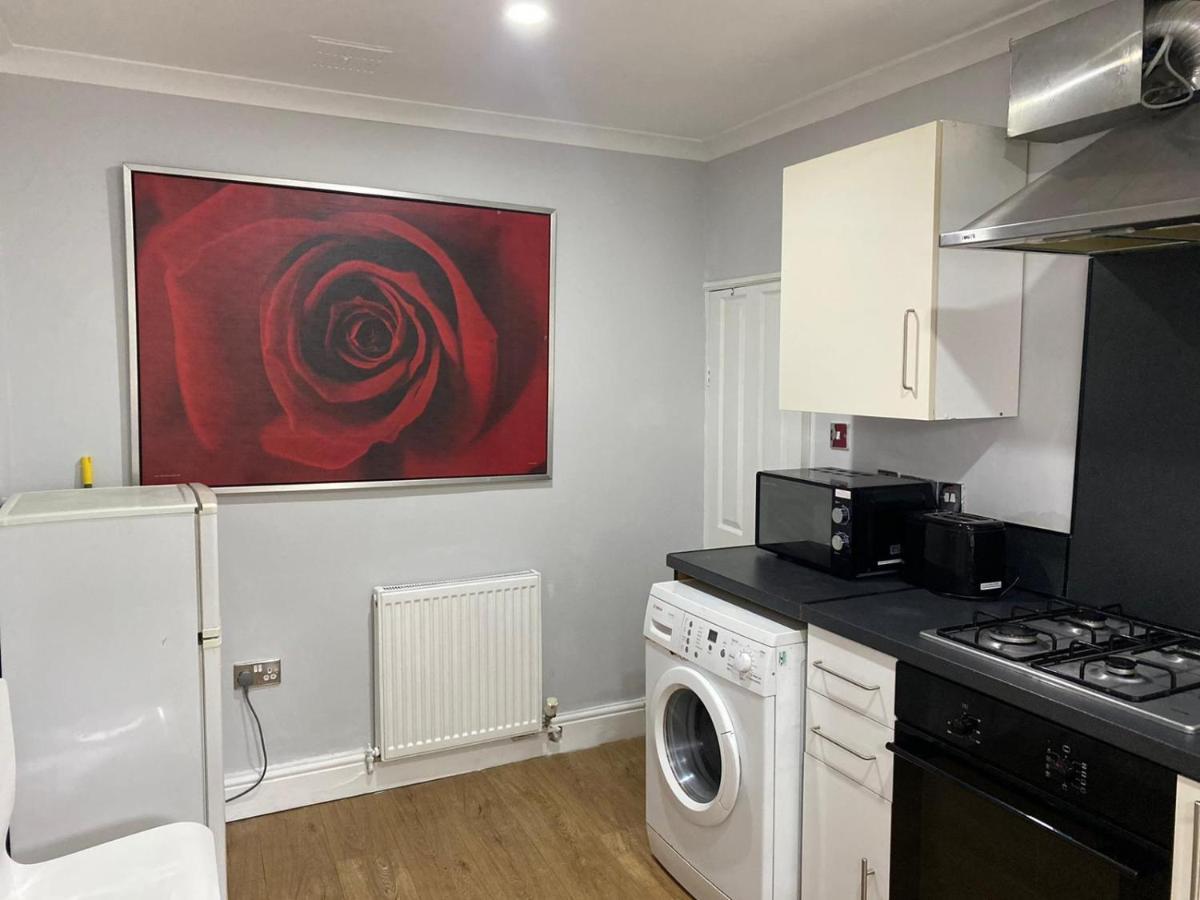 Apartment Dodi Aparts London, Near Stratford Close To Tube Station
